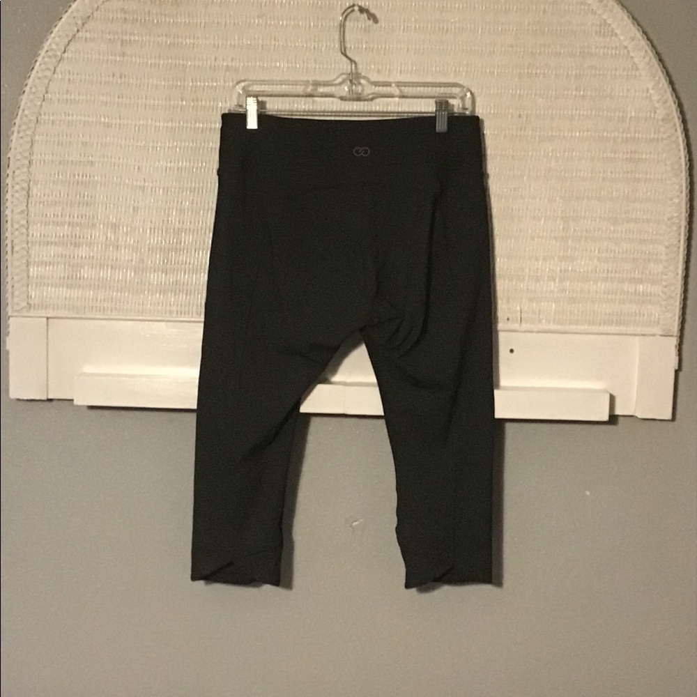 CALIA by Carrie Underwood Capri Leggings - Picture 2 of 10